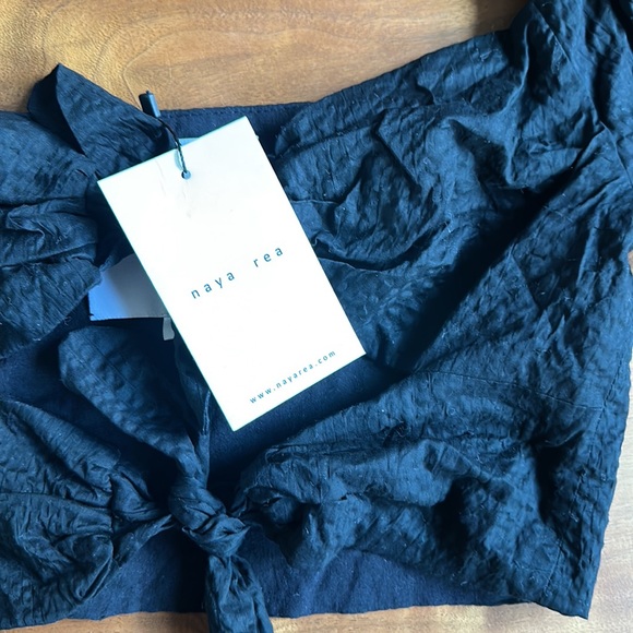 *NWT* Naya RE Cut-Out Black Puff Sleeve Crop Top / 6 XS - Picture 4 of 4